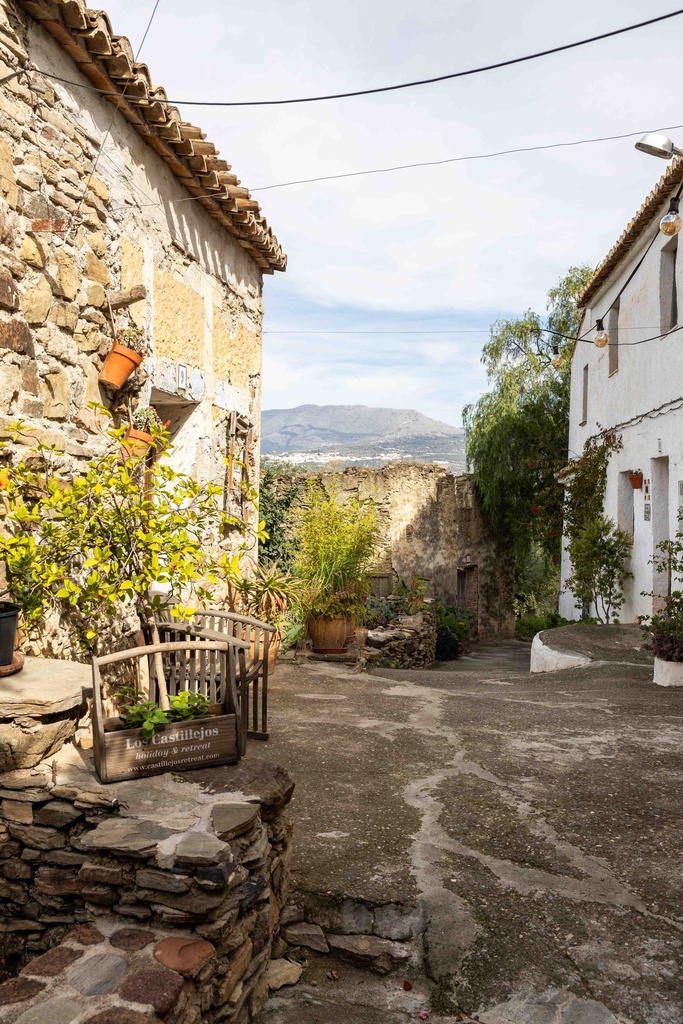Buurtschap met 14 stadhuizen te koop in La Viñuela, Málaga