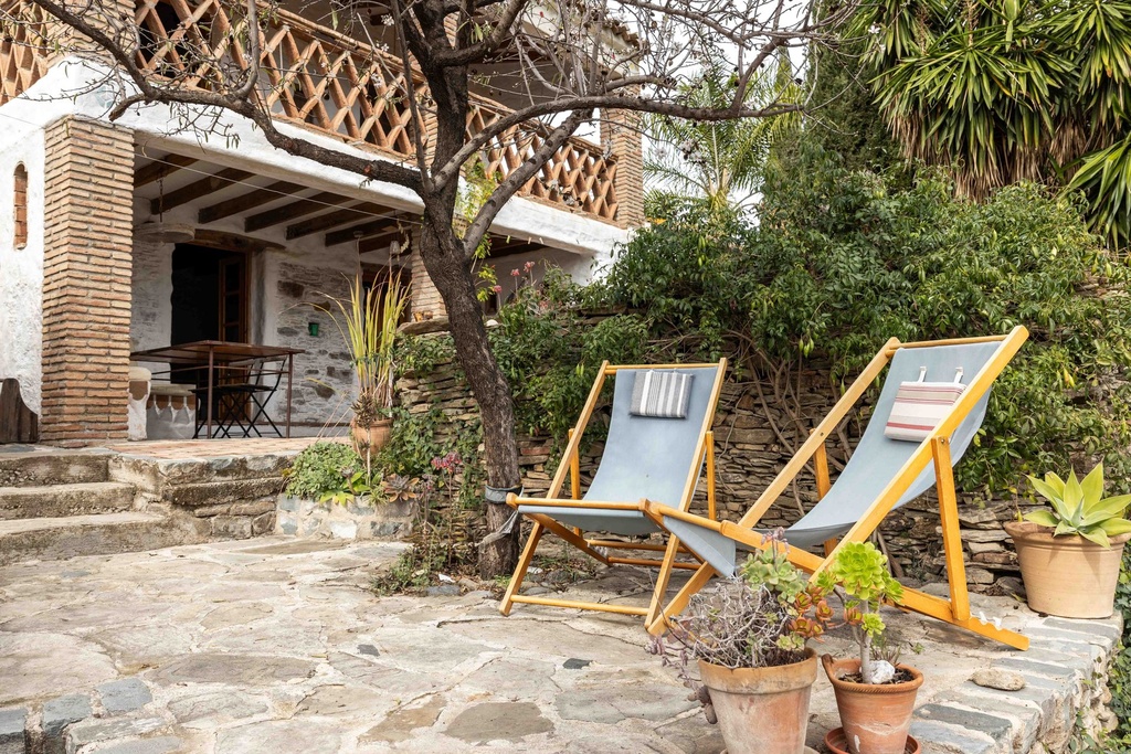 Buurtschap met 14 stadhuizen te koop in La Viñuela, Málaga