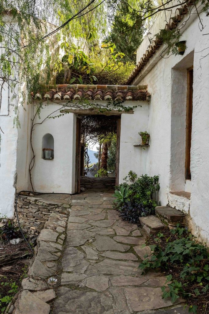 Buurtschap met 14 stadhuizen te koop in La Viñuela, Málaga