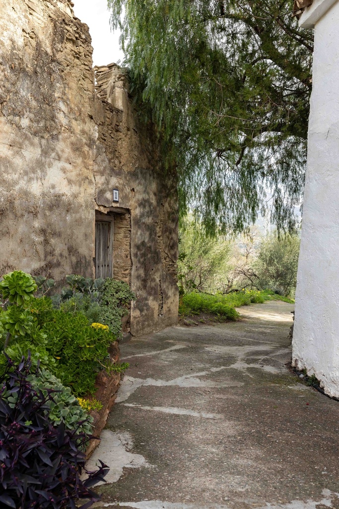 Buurtschap met 14 stadhuizen te koop in La Viñuela, Málaga