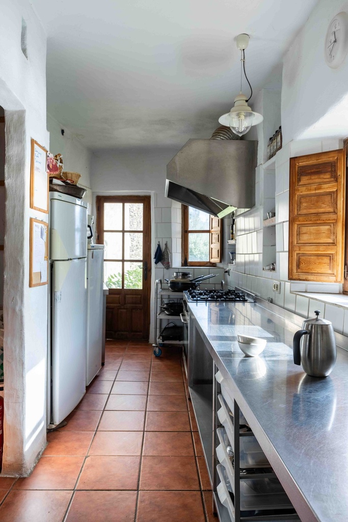 Buurtschap met 14 stadhuizen te koop in La Viñuela, Málaga