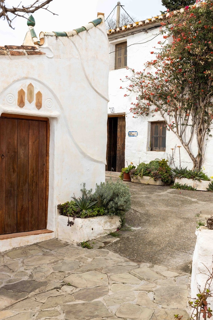 Buurtschap met 14 stadhuizen te koop in La Viñuela, Málaga