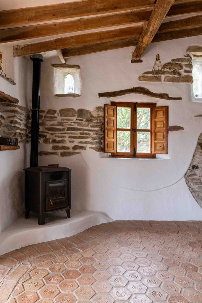 Buurtschap met 14 stadhuizen te koop in La Viñuela, Málaga