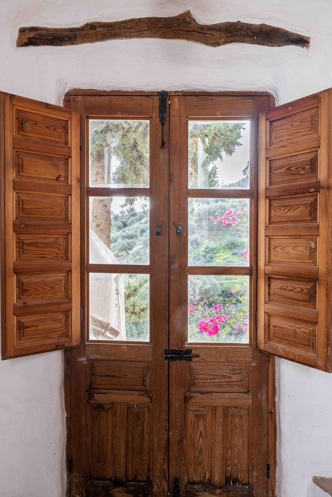 Buurtschap met 14 stadhuizen te koop in La Viñuela, Málaga