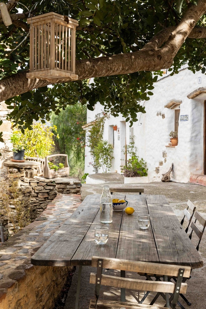 Buurtschap met 14 stadhuizen te koop in La Viñuela, Málaga