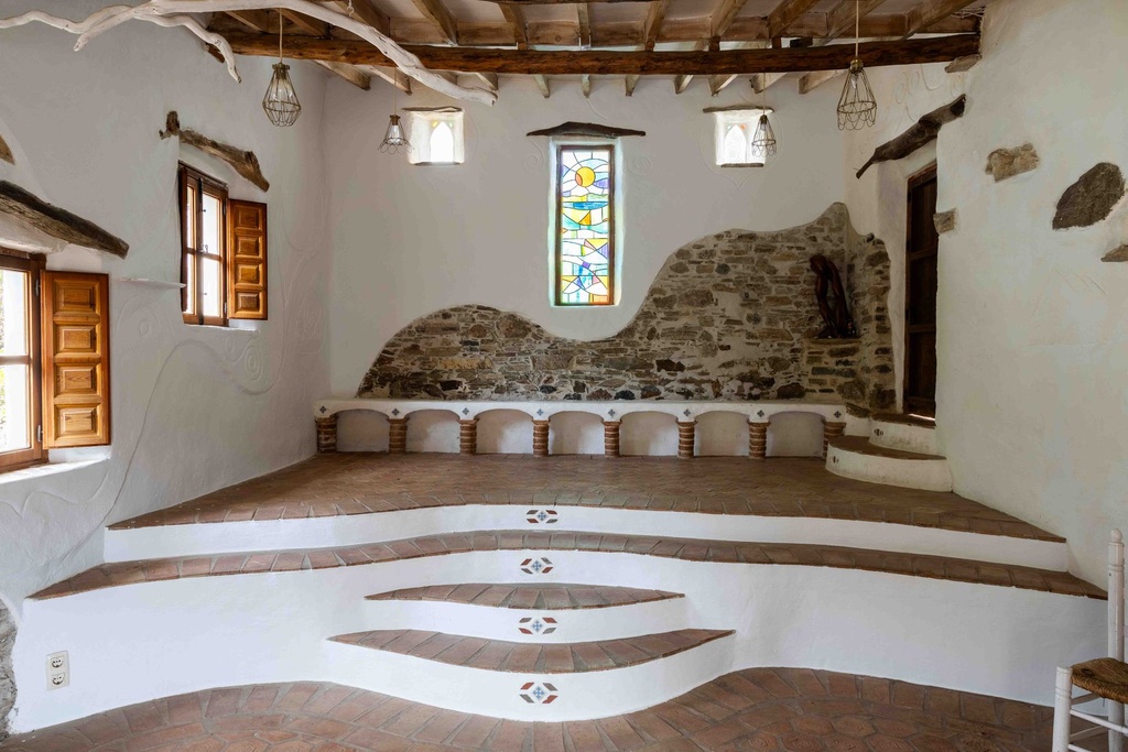 Buurtschap met 14 stadhuizen te koop in La Viñuela, Málaga