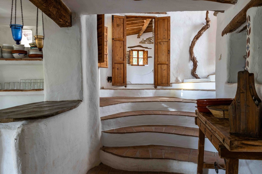 Buurtschap met 14 stadhuizen te koop in La Viñuela, Málaga
