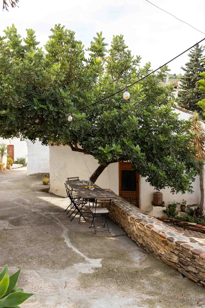Buurtschap met 14 stadhuizen te koop in La Viñuela, Málaga