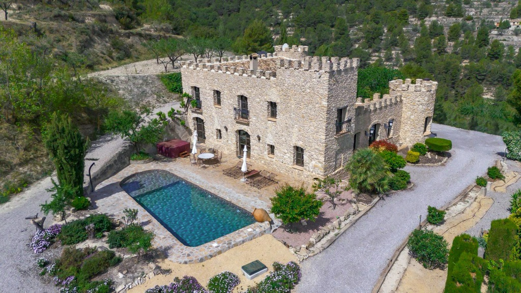 Prachtig historisch kasteel/villa te koop in Relleu, Alicante
