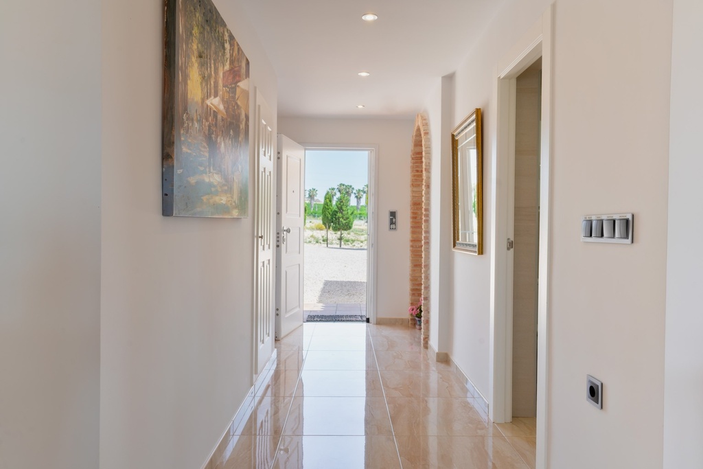Luxe landelijke villa met prachtig uitzicht op het meer in Torremendo