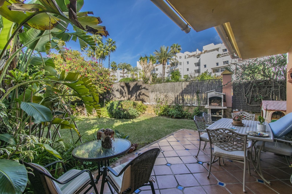 Townhouse te koop in Atalaya, Costa del Sol