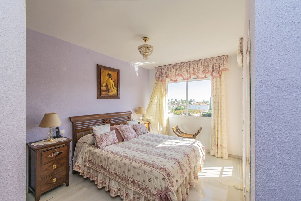 Townhouse te koop in Atalaya, Costa del Sol