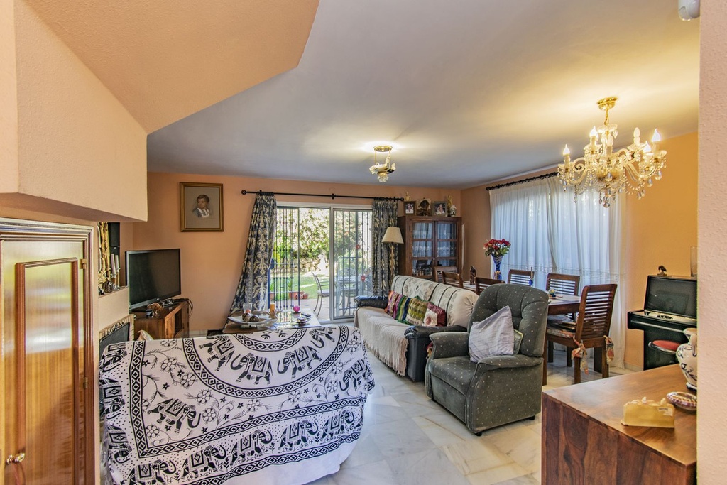 Townhouse te koop in Atalaya, Costa del Sol