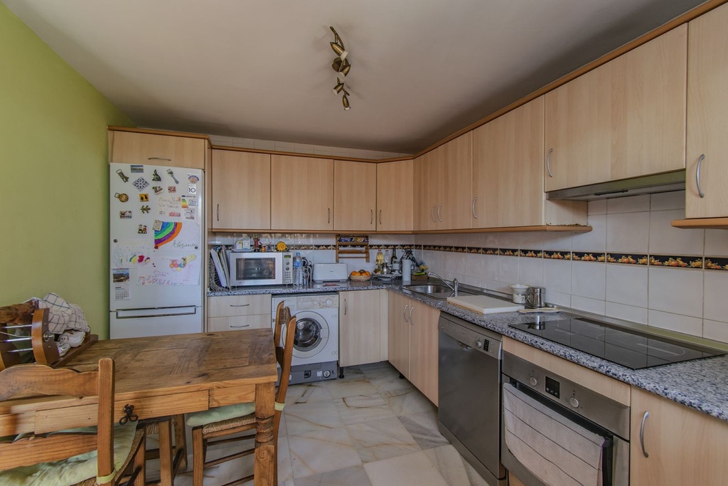 Townhouse te koop in Atalaya, Costa del Sol