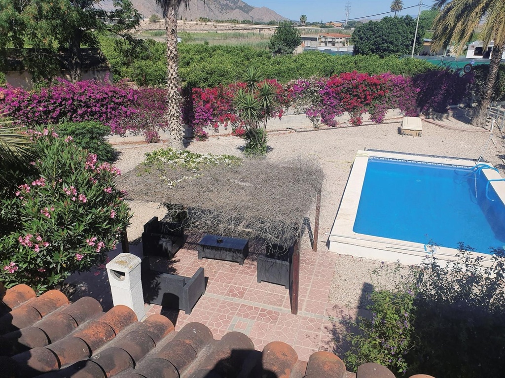 Vrijstaande villa te koop in Redován