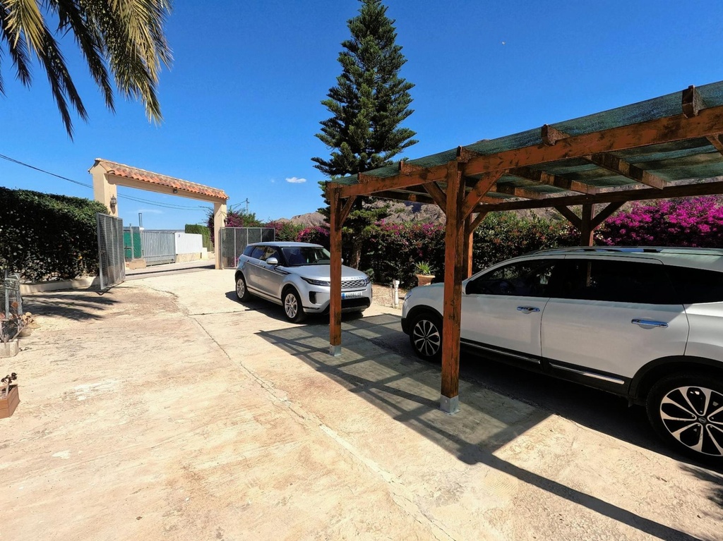 Vrijstaande villa te koop in Redován