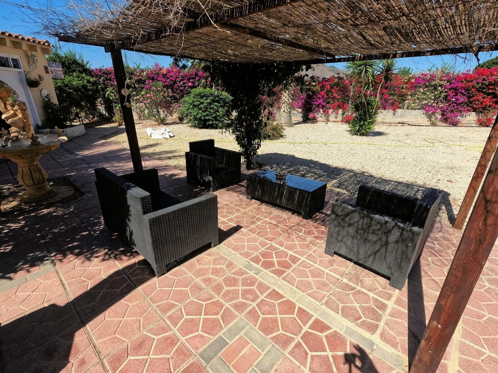 Vrijstaande villa te koop in Redován