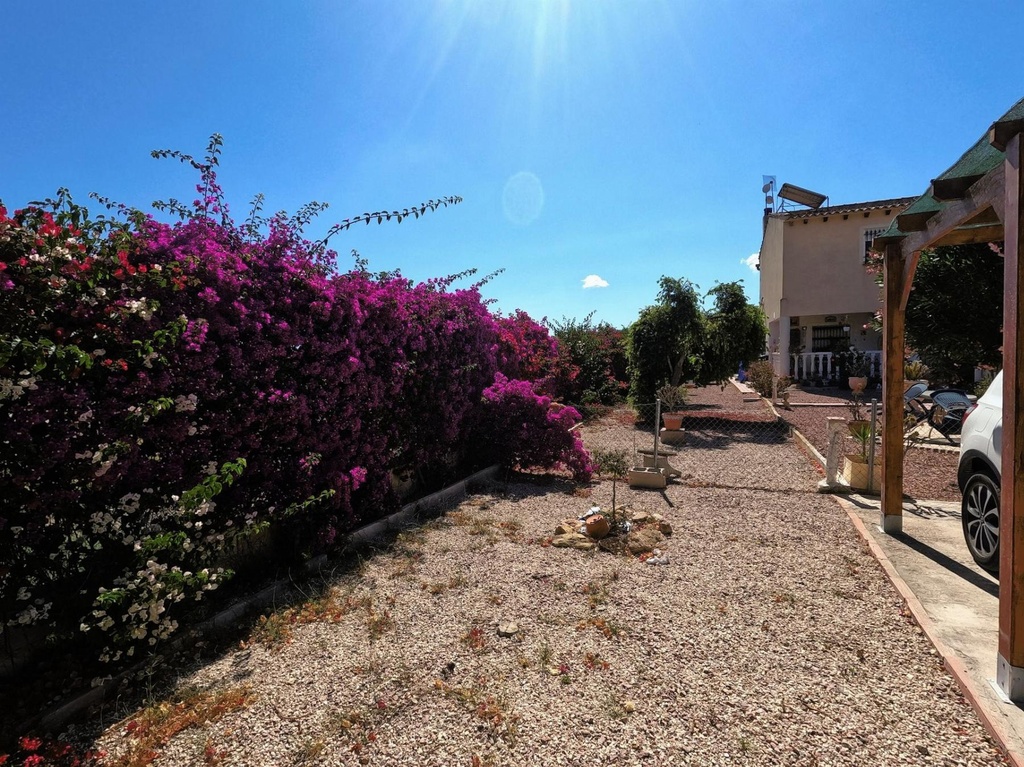 Vrijstaande villa te koop in Redován