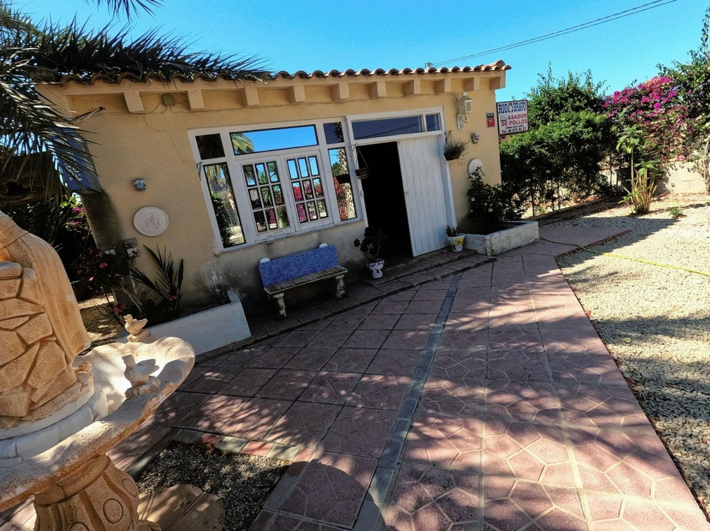 Vrijstaande villa te koop in Redován