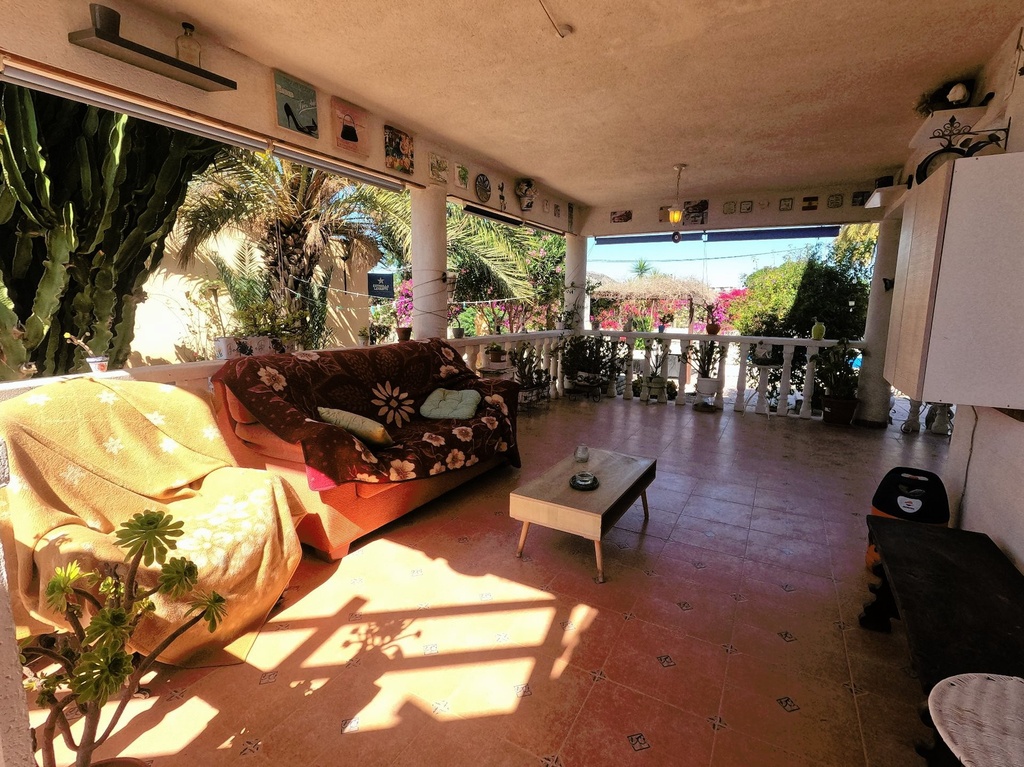 Vrijstaande villa te koop in Redován