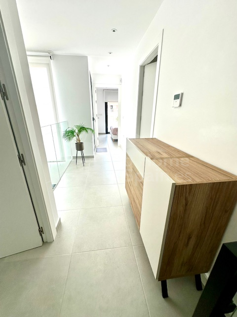 Villa vrijstaande met 5 slaapkamers en privé zwembad te koop in Benijófar