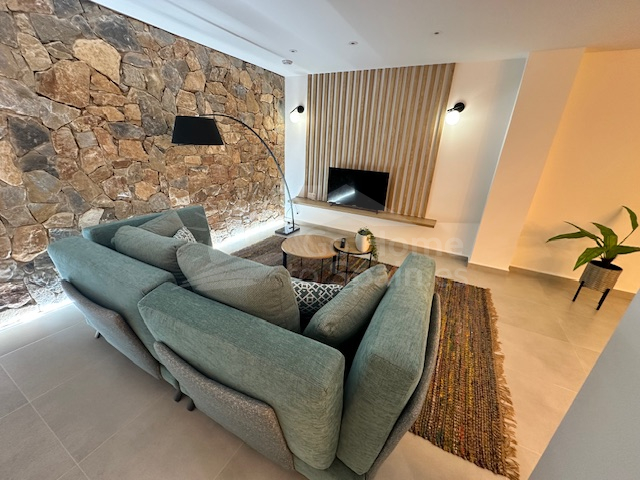 Villa vrijstaande met 5 slaapkamers en privé zwembad te koop in Benijófar